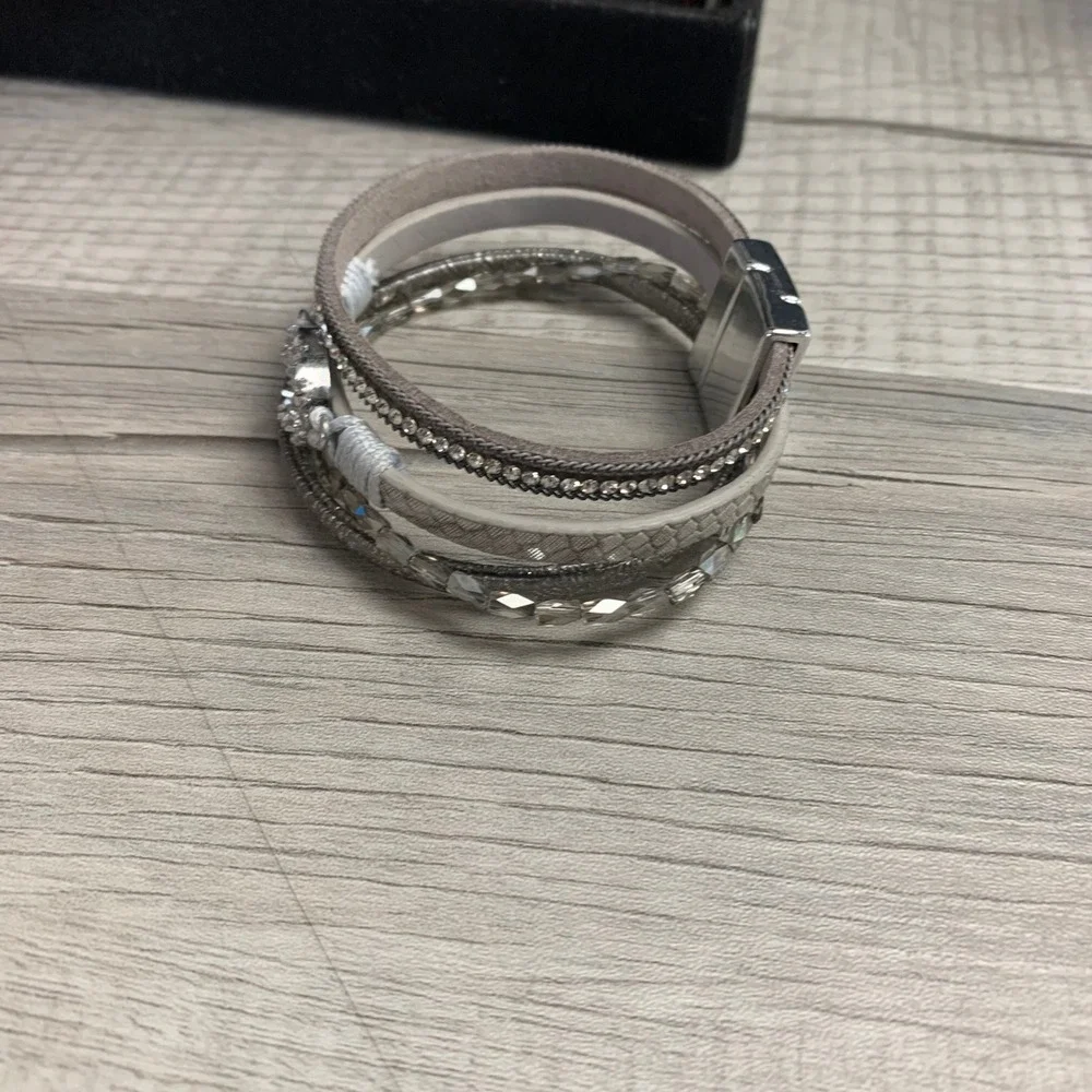 Silver Grey Multi Strand Wrap Bracelet Magnetic Clasp Faux Druzy Rhinestone 6.5